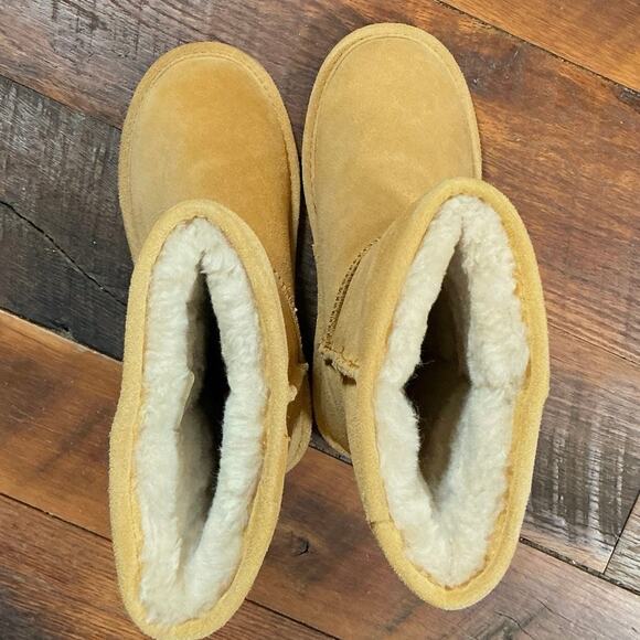 BEARPAW The Emma Tall Classic Suede Winter Boot Size 6 NWOT - Picture 1 of 5